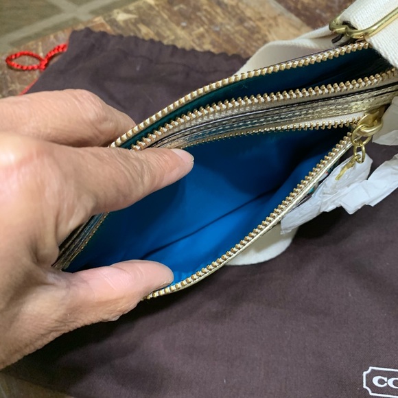 Coach crossbody - Picture 3 of 5
